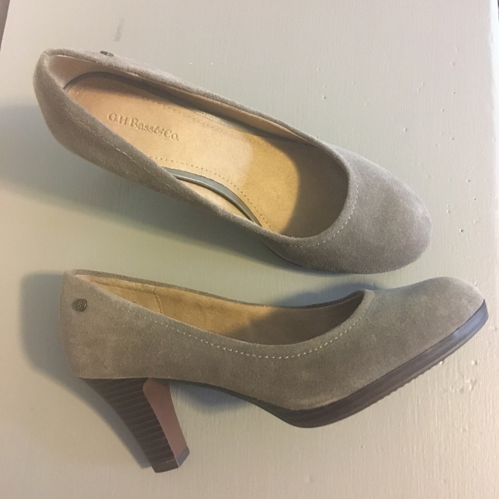 Grey suede G.H.Bass heels